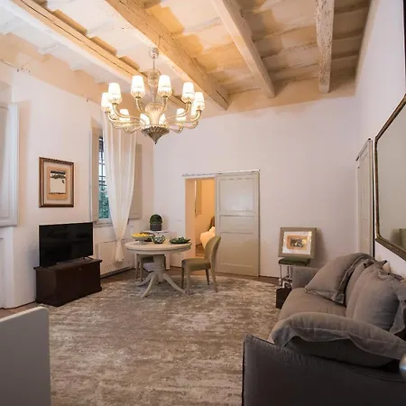 Le Del Vicolo Apartment *