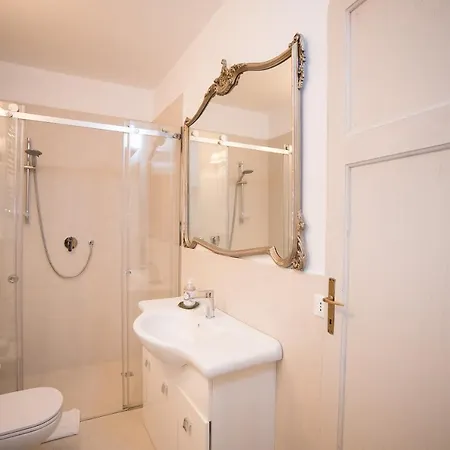 Le Del Vicolo Apartment *